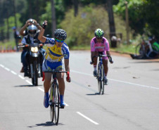 Alunos das escolas estaduais do Paraná foram destaques nos Jogos Escolares da Juventude, maior competição escolar do Brasil, que reuniu mais de 4 mil jovens atletas, de 15 a 17 anos, em João Pessoa, na Paraíba, na semana passada. Os paranaenses trouxeram medalhas em vôlei de praia, ciclismo, atletismo e tênis.