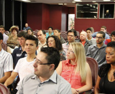 Caravana da Cidadania trouxe 34 alunos e professores da rede estadual para conhecer o Ministério Público e as sedes do Executivo, Legislativo e Judiciário.
