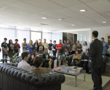 Caravana da Cidadania trouxe 34 alunos e professores da rede estadual para conhecer o Ministério Público e as sedes do Executivo, Legislativo e Judiciário.