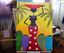 A Exposição Ébano foi promovida pelo Colégio Estadual Santa Rosa, em Curitiba, que propiciou à comunidade escolar um espaço na biblioteca para discussões e reflexões sobre a importância da cultura negra no Brasil. Também homenageou Zumbi dos Palmares, um dos líderes da história negra no País. São telas, painéis, instrumentos musicais que abordam vários temas como a valorização da mulher negra, igualdade e tolerância religiosa.