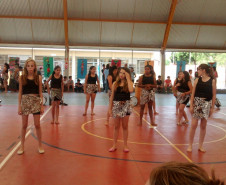 O Colégio Estadual do Campo Professora Margarida Franklin Gonçalves, em Ibaiti, contou com a apresentação dos alunos que participam da atividade de cultura e artes em contraturno. Houve roda de capoeira, danças africanas com roupas típicas e a exposição nas salas de trabalhos sobre a cultura indígena, africana, contação de histórias, jogo africano de tabuleiro entre outras atividades.