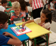 O Colégio Estadual do Campo Professora Margarida Franklin Gonçalves, em Ibaiti, contou com a apresentação dos alunos que participam da atividade de cultura e artes em contraturno. Houve roda de capoeira, danças africanas com roupas típicas e a exposição nas salas de trabalhos sobre a cultura indígena, africana, contação de histórias, jogo africano de tabuleiro entre outras atividades.