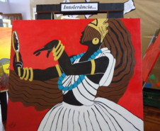 A Exposição Ébano foi promovida pelo Colégio Estadual Santa Rosa, em Curitiba, que propiciou à comunidade escolar um espaço na biblioteca para discussões e reflexões sobre a importância da cultura negra no Brasil. Também homenageou Zumbi dos Palmares, um dos líderes da história negra no País. São telas, painéis, instrumentos musicais que abordam vários temas como a valorização da mulher negra, igualdade e tolerância religiosa.