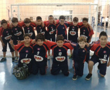 36 mil alunos participam de 18 modalidades esportivas que integram os Jogos Escolares do Paraná. Aulas de treinamento acontecem em mais de mil colégios.