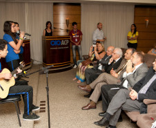 O concurso organizado pela Associação Comercial do Paraná e Secretaria de Estado da Educação permite que os alunos da rede pública estadual conheçam um pouco mais da vida e do trabalho de Ildefonso Pereira Correia, o Barão do Serro Azul. O trabalho também incentiva a formação cidadã dos estudantes. Na foto os alunos do Colegio Estadual Beatriz Faria Ansay da cidade de Curitiba. 10-12-14.  
