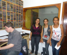 A radionovela, sucesso das rádios brasileiras entre as décadas de 1940 e 1960, foi resgatada pelo Colégio Estadual Abraham Lincoln, do município de Kaloré para desenvolver o hábito da leitura entre os estudantes