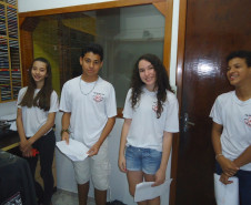 A radionovela, sucesso das rádios brasileiras entre as décadas de 1940 e 1960, foi resgatada pelo Colégio Estadual Abraham Lincoln, do município de Kaloré para desenvolver o hábito da leitura entre os estudantes