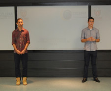 Os estagiários da Secretaria de Estado da Educação apresentaram nessa quinta-feira (11), em Curitiba, propostas de reformulação do ambiente Alunos, do Portal Dia a Dia Educação. O objetivo do projeto é auxiliar com possíveis mudanças para aproximar ainda mais os estudantes da rede estadual de ensino aos conteúdos do portal educacional.