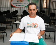 Em uma década, o Programa Paraná Alfabetizado já atendeu mais de 500 mil pessoas no estado, com 15 anos ou mais que não eram alfabetizadas. Na foto o aluno Ernani Feitosa,  25-11-14.  