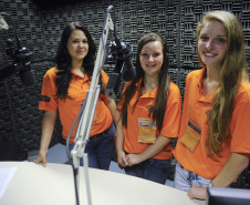 Jovens Senadores concedem entrevista na Rádio Senado.