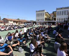 Pioneiro no país, o programa prepara professores, funcionários e alunos de toda a rede estadual de educação básica para enfrentar situações de perigo.