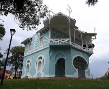 Governo do Estado oficializa cessão de uso do imóvel Belvedere pela Academia Paranaense de Letras. 
Curitiba, 19/01/2015.