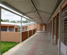 O início das aulas, em 9 de fevereiro, marcará uma nova etapa da história de 48 anos do Colégio Estadual Yvone Pimentel, no bairro Novo Mundo, em Curitiba. As obras de reconstrução do colégio terminaram e os cerca de mil alunos matriculados começarão o ano letivo em um ambiente revitalizado e moderno. 13-01-15.