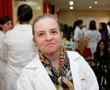 Colégio Estadual Costa Viana em São José dos Pinhais, coleta de dados dos alunos em parceria com a PUC e UFPR para catalogar estudantes com restrições alimentares causadas por doença celíaca, diabetes e intolerância à lactose. Na foto a coordenadora Maria Tereza. 06-02-15.