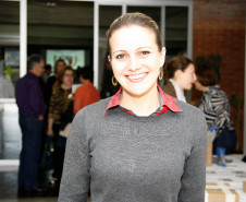 Débora Vilas Boas Talga Weiller é a chefe do Núcleo Regional de Educação de Assis Chateaubriand, e aguarda com expectativa o site novo. “Nossos técnicos estão elogiando muito a nova página do Núcleo. Eu, pessoalmente, achei muito prática, de fácil acesso. E a mudança no visual também deixa o site dos NREs e o da Secretaria da Educação mais vinculados, mais próximos um ao outro, para nossos professores, funcionários e comunidade”, conta. 15-04-15.