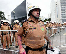 Os confrontos foram causados por militantes black blocs que, infiltrados no movimento, atacaram os soldados da Polícia Militar que protegiam a Assembleia Legislativa.