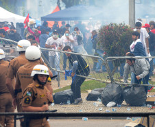Os confrontos foram causados por militantes black blocs que, infiltrados no movimento, atacaram os soldados da Polícia Militar que protegiam a Assembleia Legislativa.