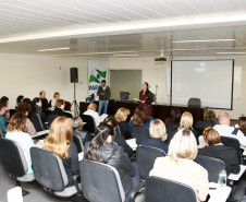 As propostas para o programa Minha Escola Tem Ação (Meta) foram discutidas nesta quinta-feira (30), em Curitiba, durante reunião técnica realizada pela Secretaria de Estado da Educação. O evento serve de preparação para um encontro de orientação com os coordenadores pedagógicos dos 32 Núcleos Regionais de Educação, marcado para a próxima semana.
