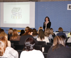 Os coordenadores pedagógicos dos 32 Núcleos Regionais de Educação se reúnem em Curitiba, nesta quinta-feira (7) e sexta-feira (8), para receber orientações sobre as propostas do Minha Escola Tem Ação (Meta). O objetivo do evento é fornecer subsídios para a efetivação do programa nas escolas da rede estadual de ensino ainda este ano.