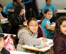 Os 752 estudantes do Colégio Estadual Vila Macedo, em Piraquara, na Região Metropolitana de Curitiba, voltaram à rotina de estudos. Desde a última sexta-feira (8) a escola retornou às atividades pedagógicas em respeito ao direito dos estudantes a terem aulas.