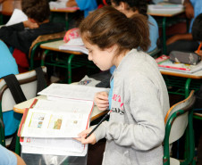 Os 752 estudantes do Colégio Estadual Vila Macedo, em Piraquara, na Região Metropolitana de Curitiba, voltaram à rotina de estudos. Desde a última sexta-feira (8) a escola retornou às atividades pedagógicas em respeito ao direito dos estudantes a terem aulas.