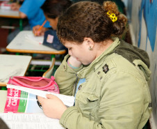 Os 752 estudantes do Colégio Estadual Vila Macedo, em Piraquara, na Região Metropolitana de Curitiba, voltaram à rotina de estudos. Desde a última sexta-feira (8) a escola retornou às atividades pedagógicas em respeito ao direito dos estudantes a terem aulas.