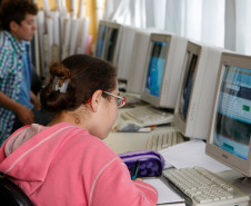 Os 752 estudantes do Colégio Estadual Vila Macedo, em Piraquara, na Região Metropolitana de Curitiba, voltaram à rotina de estudos. Desde a última sexta-feira (8) a escola retornou às atividades pedagógicas em respeito ao direito dos estudantes a terem aulas.