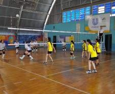 A fase regional da capital paranaense dos Jogos Escolares do Paraná, que começou no dia 18 de maio e segue até o dia 24 (domingo), contará com três mil participantes entre alunos (2.947) e profissionais envolvidos. 