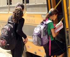 Valores repassados aos municípios para o transporte escolar foram readequados seguindo critérios técnicos. A primeira ação do Governo do Estado foi aumentar os investimentos de R$ 28 milhões, em 2010, para R$ 58 milhões, em 2011