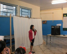 Alunos participam de concurso de poesia