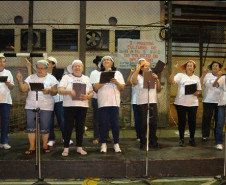 Dança da terceira idade envolve escola e comunidade