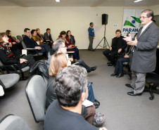 Representantes da Secretaria de Estado da Educação e da Secretaria de Estado de Ciência, Tecnologia e Ensino Superior e das Instituições de Ensino Superior se reuniram nesta quarta-feira (8), em Curitiba, para definir encaminhamentos do Programa de Desenvolvimento Educacional (PDE). O encontro ainda definiu a criação de um grupo de trabalho para reavaliar o programa.