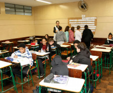 No Colégio Estadual Ângelo Volpato, no bairro Santa Felicidade, em Curitiba, o trabalho de transição já surtiu efeito nos 64 alunos das três turmas de 6º anos da escola.