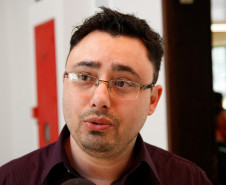 Representantes da SEED, SETI e de instituições de ensino superior fizeram um ciclo de debates sobre o Programa de Desenvolvimento Educacional (PDE). Na foto Ezequiel Menta Diretor de Políticas e Tecnologias Educacionais.