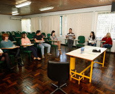 Representantes da SEED, SETI e de instituições de ensino superior fizeram um ciclo de debates sobre o Programa de Desenvolvimento Educacional (PDE).