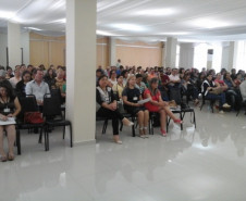 O trabalho de atualização dos currículos dos cursos técnicos da rede estadual de ensino teve continuidade, nessa semana, na cidade de Foz do Iguaçu (Oeste do Paraná). As oficinas se encerraram nessa quinta-feira (20) com a discussão de três cursos do Eixo Tecnológico Gestão e Negócios: Técnico em Administração, Técnico em Contabilidade e Técnico em Recursos Humanos.