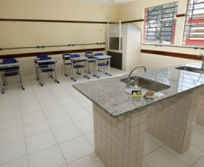 Os estudantes de Curitiba e da Região Metropolitana terão mais duas opções de cursos técnicos profissionalizantes na rede estadual de ensino, em 2016. A partir do próximo ano, o Centro Estadual de Educação Profissional (Ceep) de Curitiba, no bairro Boqueirão, vai ofertar os cursos técnico em Mecânica e técnico em Biotecnologia. 
