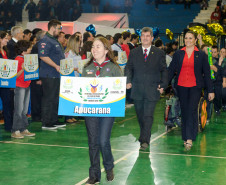 A secretária de Estado da Educação participou, na última sexta-feira (21), da abertura das Olimpíadas Especiais das APAES do Estado do Paraná, realizada no Ginásio de Esportes Luís Augusto Zin. Os jogos são realizados até 26 de agosto, envolvendo 1,2 mil estudantes a partir de 12 anos de idade.