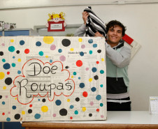 No Colégio Estadual Tenente Sprenger, em Pinhais (Região Metropolitana de Curitiba), além de se preparar para os exames, os alunos do ensino médio têm outra preocupação: ajudar o próximo. Na foto Guilherme Rafael Weber.  