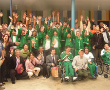 Os alunos da Escola de Educação Especial Daniela, Emanoela e Soraia, em Guaratuba, receberam nessa última sexta-feira (21) uma comitiva de Hyogo, província do Japão. Os representantes estrangeiros vieram conhecer as atividades artísticas realizadas pela escola do Projeto Manguezais.