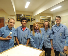 Os alunos Guilherme Biazi Fabin, Gabriel Rodrigues Guia e Pâmela Guimarães Zuniga, do curso técnico em Eletrônica, foram escolhidos para participar da Mostratec 2015 pelo projeto “Recuperação de membros paralisados por meio da robótica”. O trabalho tem orientação do professor Gelson Kaul e coorientação do professor Vander Fábio Silveira.