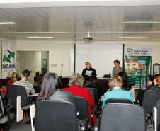 A Secretaria de Estado da Educação, em conjunto com outras secretarias e órgãos que representam a sociedade civil, lançará uma campanha para debater o problema da violência contra a mulher. A primeira reunião para definir estratégias e ações de trabalho aconteceu nesta sexta-feira (11), em Curitiba. As ações serão desenvolvidas em longo prazo.