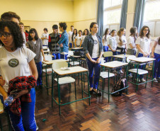 Os 5 mil alunos do Colégio Estadual do Paraná, em Curitiba, participaram nesta quinta-feira (17) de um exercício simulado de plano de abandono do prédio. A atividade é uma ação do Programa Brigadas Escolares - Defesa Civil na Escola.