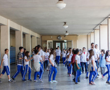 Os 5 mil alunos do Colégio Estadual do Paraná, em Curitiba, participaram nesta quinta-feira (17) de um exercício simulado de plano de abandono do prédio. A atividade é uma ação do Programa Brigadas Escolares - Defesa Civil na Escola.