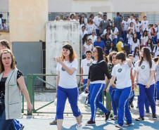 Os 5 mil alunos do Colégio Estadual do Paraná, em Curitiba, participaram nesta quinta-feira (17) de um exercício simulado de plano de abandono do prédio. A atividade é uma ação do Programa Brigadas Escolares - Defesa Civil na Escola.