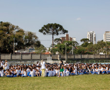Os 5 mil alunos do Colégio Estadual do Paraná, em Curitiba, participaram nesta quinta-feira (17) de um exercício simulado de plano de abandono do prédio. A atividade é uma ação do Programa Brigadas Escolares - Defesa Civil na Escola.