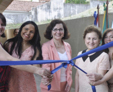 Em seguida, a professora Ana Seres foi a Marialva, onde participou da inauguração de dois laboratórios, de química e biologia, no Colégio Estadual Parigot de Souza.