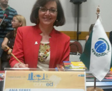 Ana Seres, está em Campo Grande (MS) para participar da III Reunião Ordinária do Conselho Nacional de Secretários da Educação (Consed).