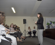 Os chefes dos 32 Núcleos Regionais de Educação do Paraná estão reunidos nesta terça (6) e quarta-feira (7) para discutir o planejamento educacional de 2016. As reuniões são em Curitiba, na sede do Núcleo Regional da Área Metropolitana Norte, no bairro Santa Cândida, e na Secretaria de Estado da Educação, na Vila Izabel. 