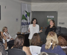 Os chefes dos 32 Núcleos Regionais de Educação do Paraná estão reunidos nesta terça (6) e quarta-feira (7) para discutir o planejamento educacional de 2016. As reuniões são em Curitiba, na sede do Núcleo Regional da Área Metropolitana Norte, no bairro Santa Cândida, e na Secretaria de Estado da Educação, na Vila Izabel. 